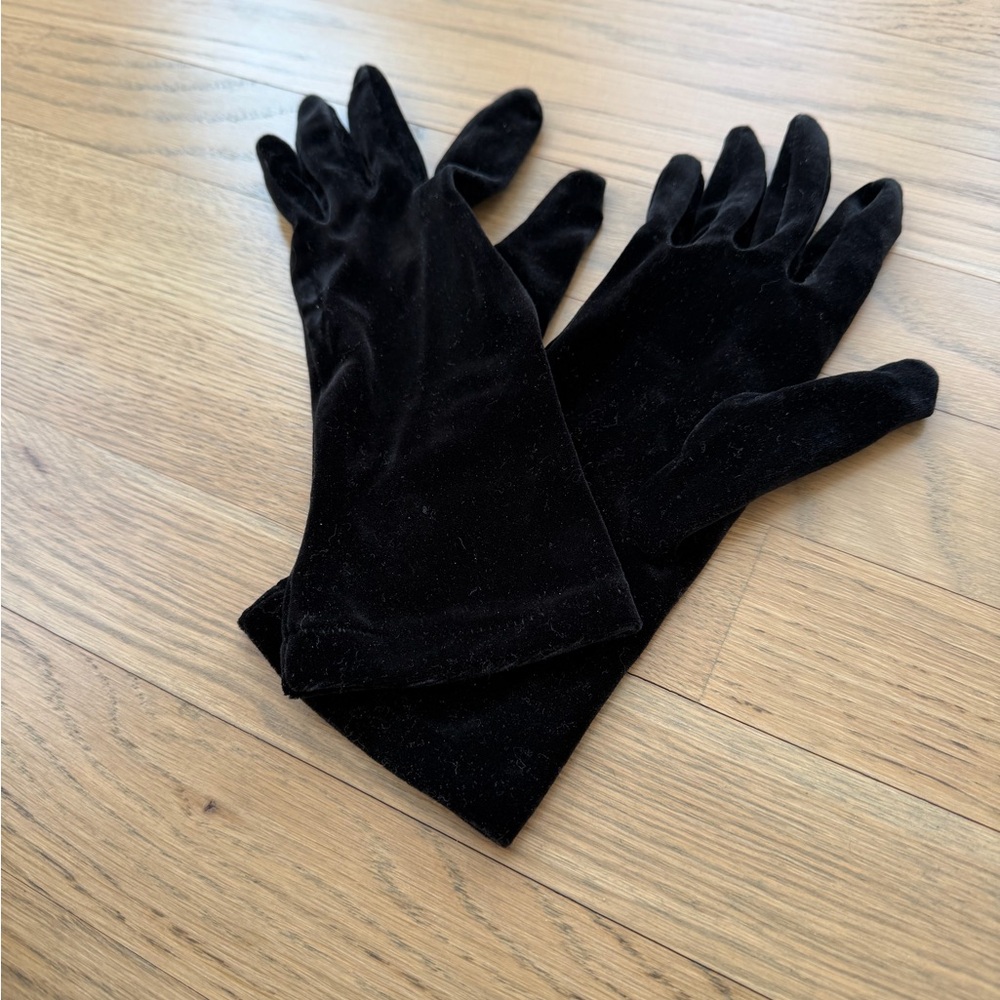La Crasia Elegant Black Rayon Women's Gloves velvety look  vintage